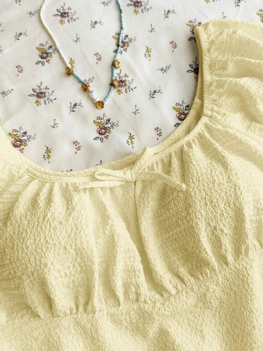 Teen Girls' Yellow Textured A-Line Short Top – Square Neck Bubble Fabric Shirt, Cute College Style